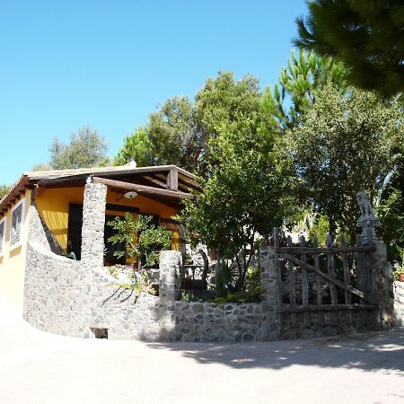 B&B Il Giardino Arbus Eksteriør bilde