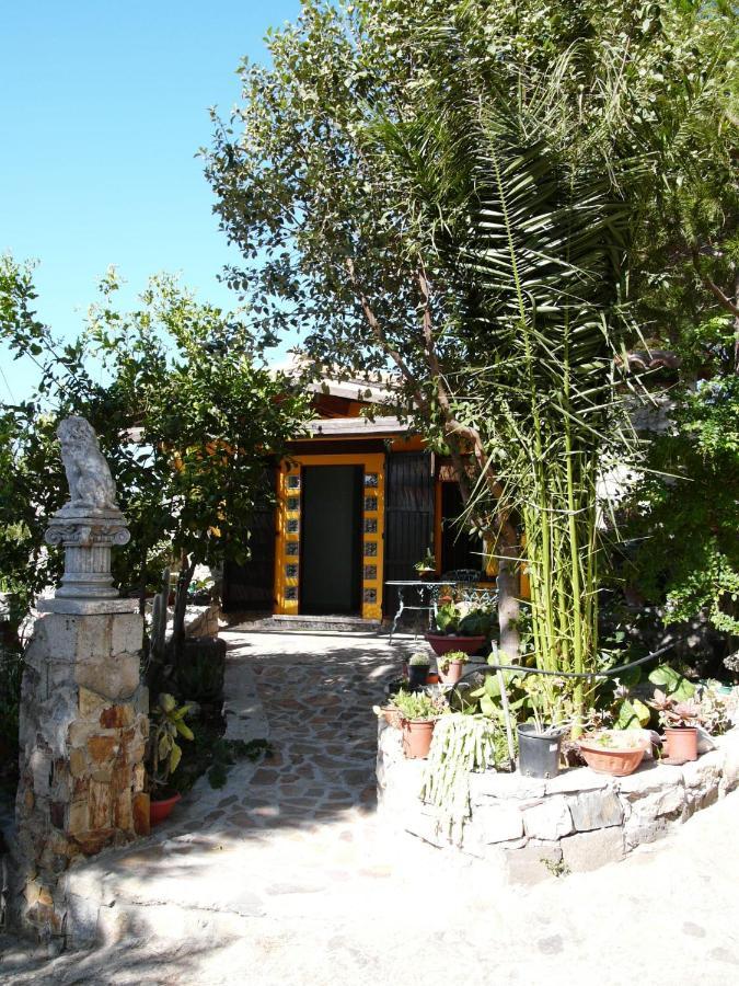 B&B Il Giardino Arbus Eksteriør bilde